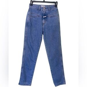 Closed, made in Italy peddle pusher 1912 jeans. Size US XXS GUC